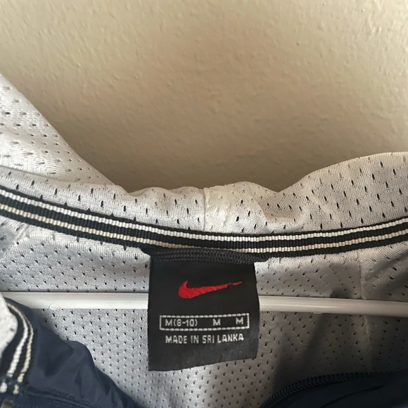 Half zip up NIKE windbreaker - Picture 2 of 3